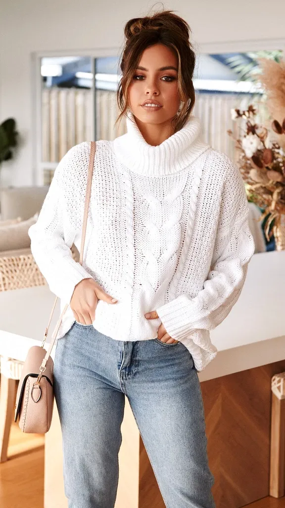 CABLE KNIT SWEATER