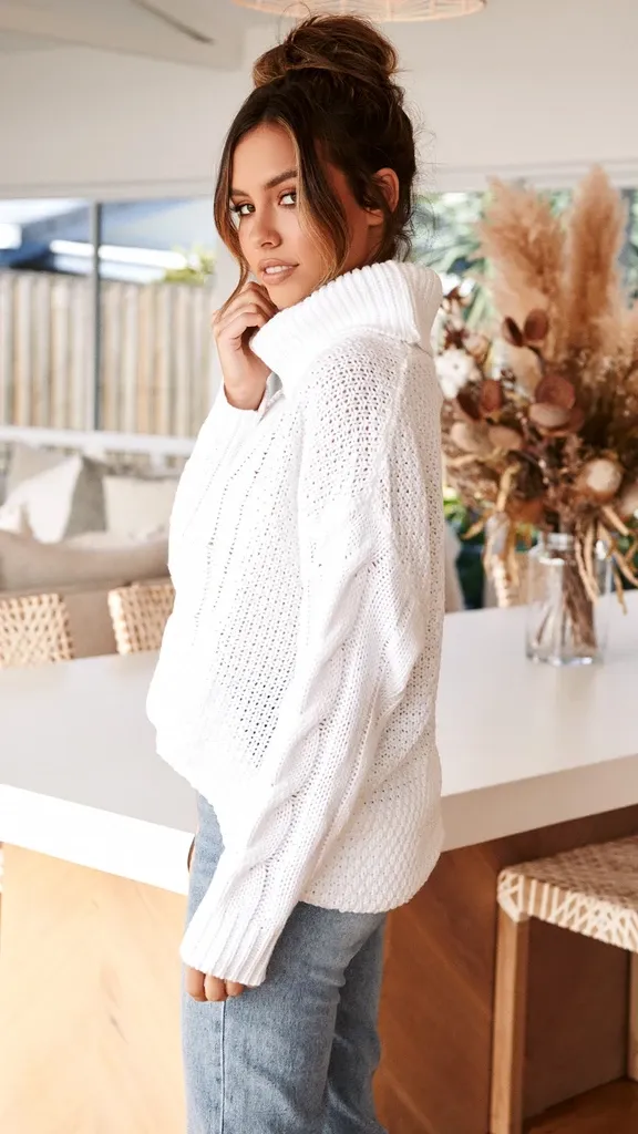 CABLE KNIT SWEATER