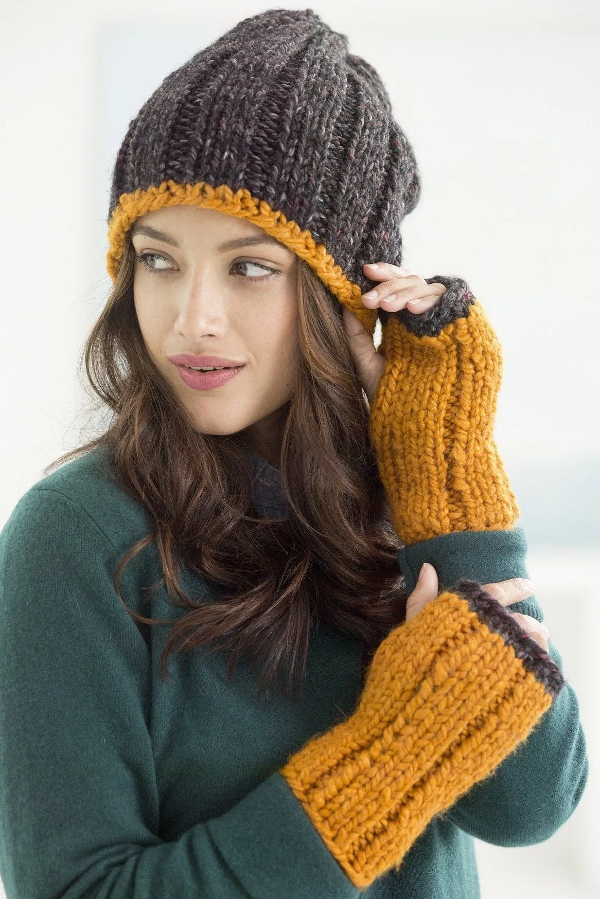Color Tipped Mitts And Slouch Hat (Knit)