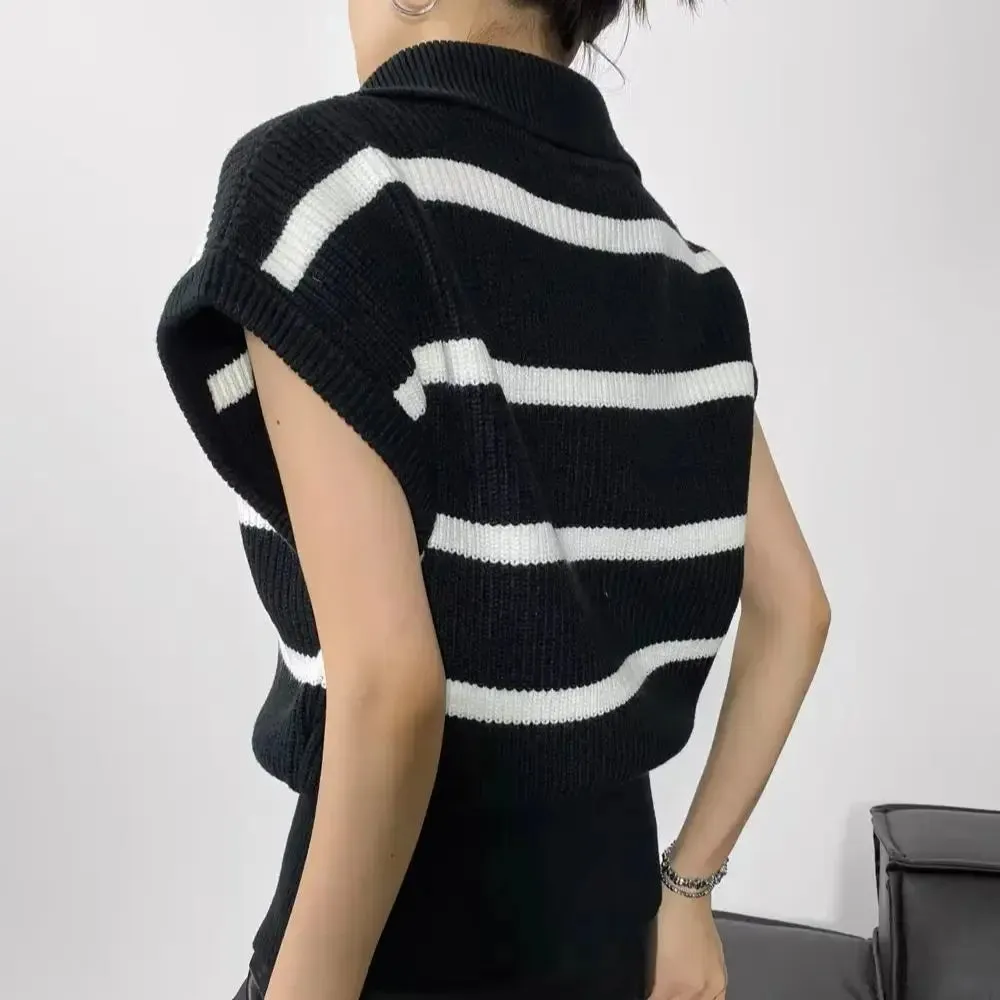 Omena Stripe Zipper Turtleneck Sleeveless Knit Tops