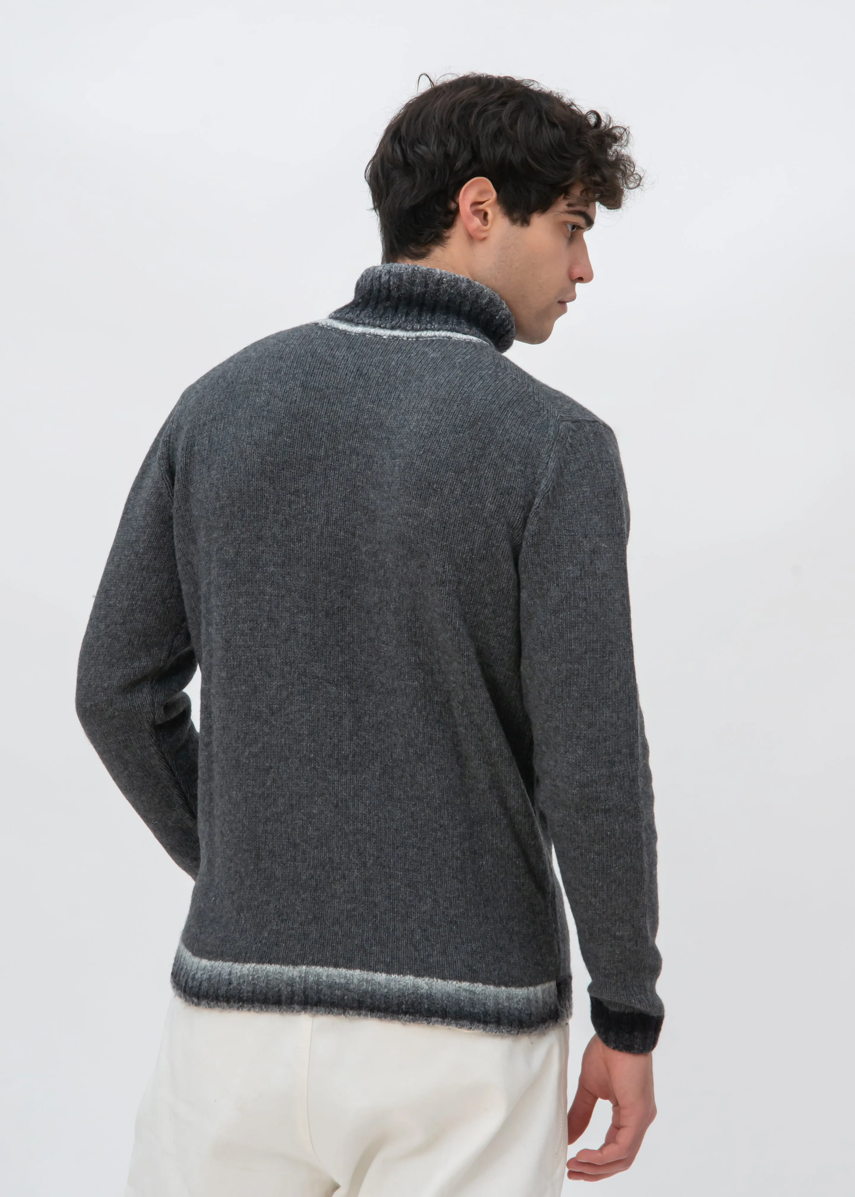 SHADED EFFECT DETAILS TURTLENECK SWEATER