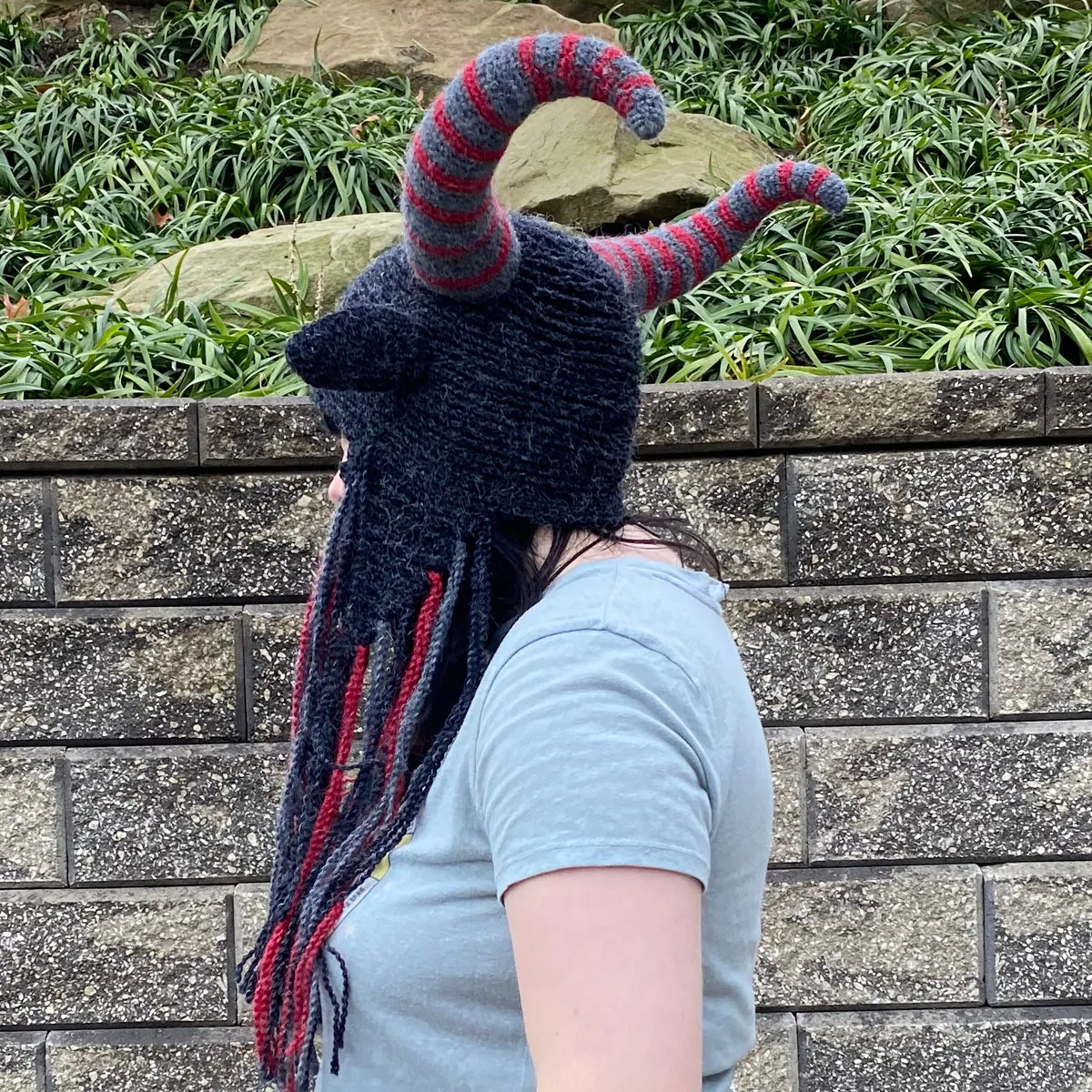 The Wild Thing Hat Black and Red