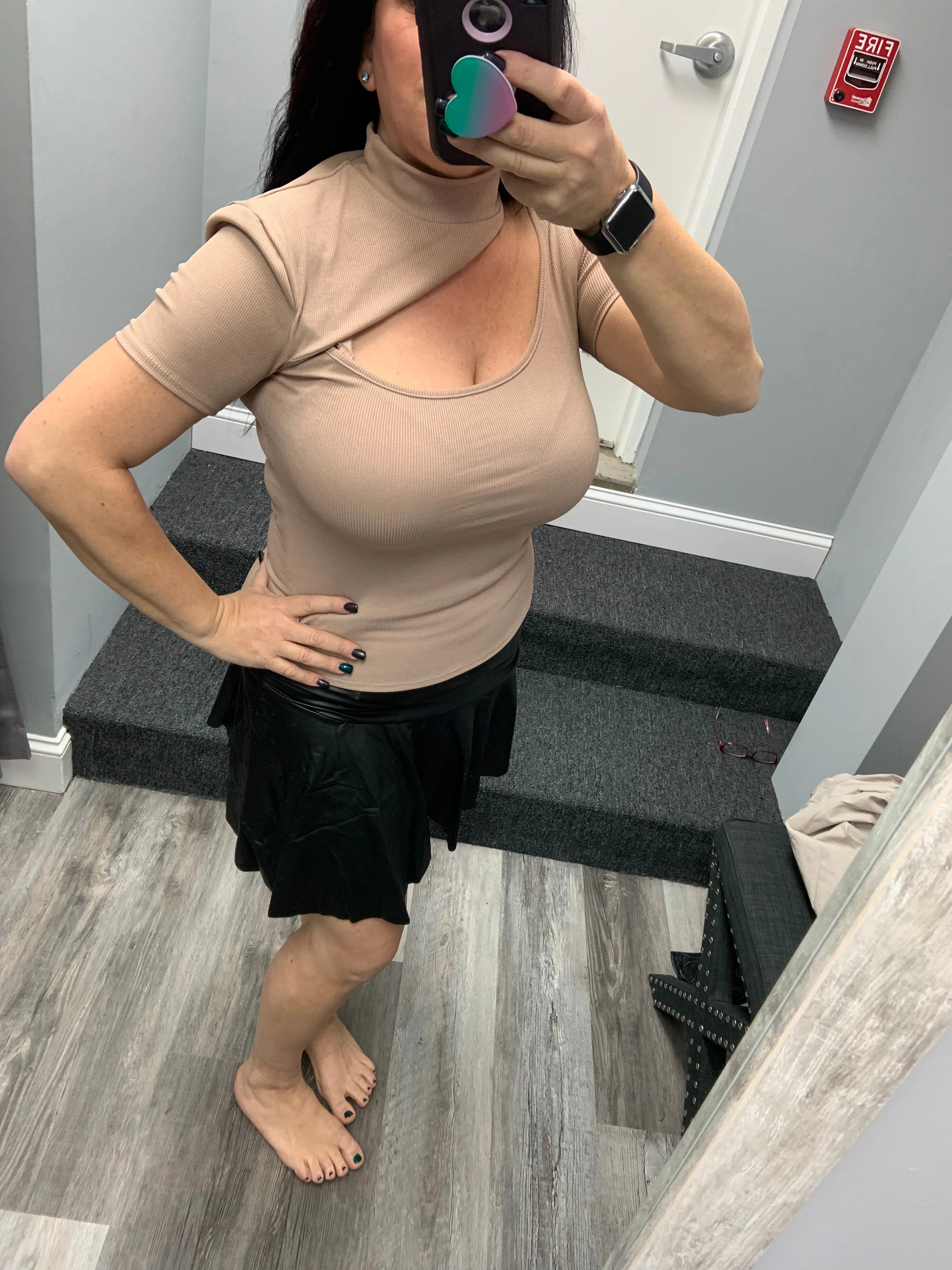 TURTLE NECK ASYMMETRICAL SHORT SLEEVE RIBBED TOP - BEIGE OR WHITE